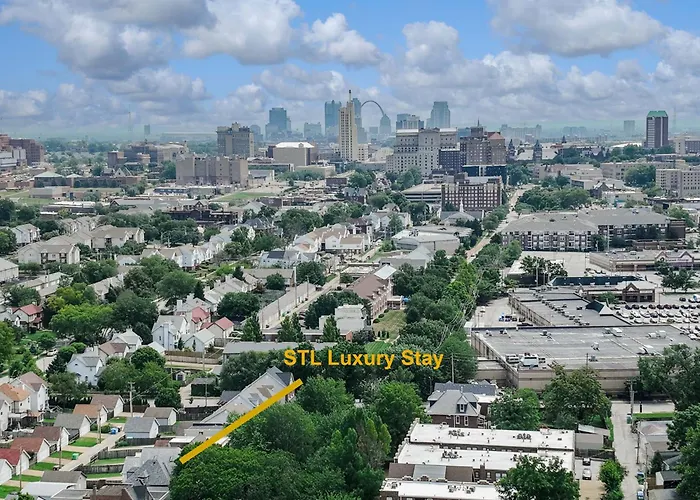 Modern 4Br Retreat With Free Parking In Prime Cwe!
