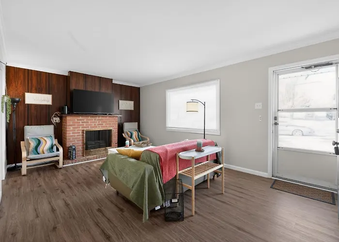 Cute Bungalow In A Great St Louis Neighborhood